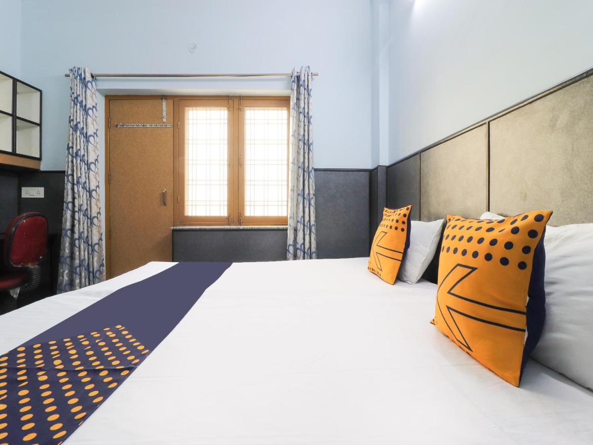 Spot On 82236 Aryan Home Stay Jhajra Экстерьер фото