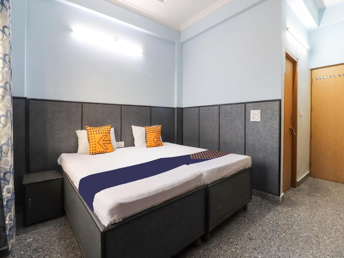 Spot On 82236 Aryan Home Stay Jhajra Экстерьер фото