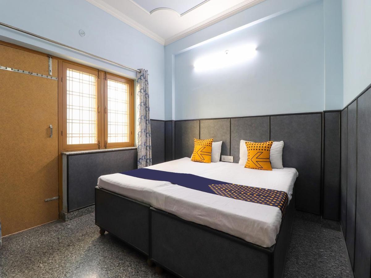 Spot On 82236 Aryan Home Stay Jhajra Экстерьер фото