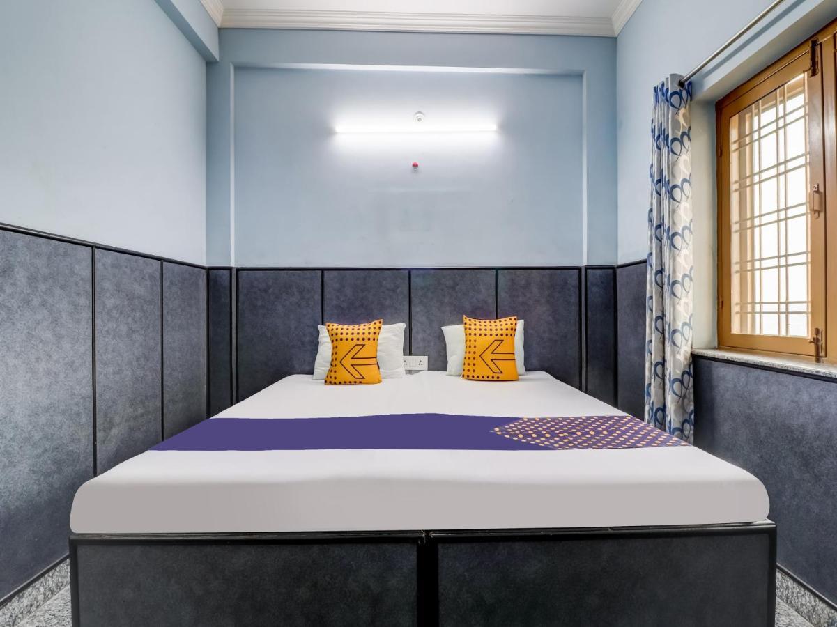 Spot On 82236 Aryan Home Stay Jhajra Экстерьер фото