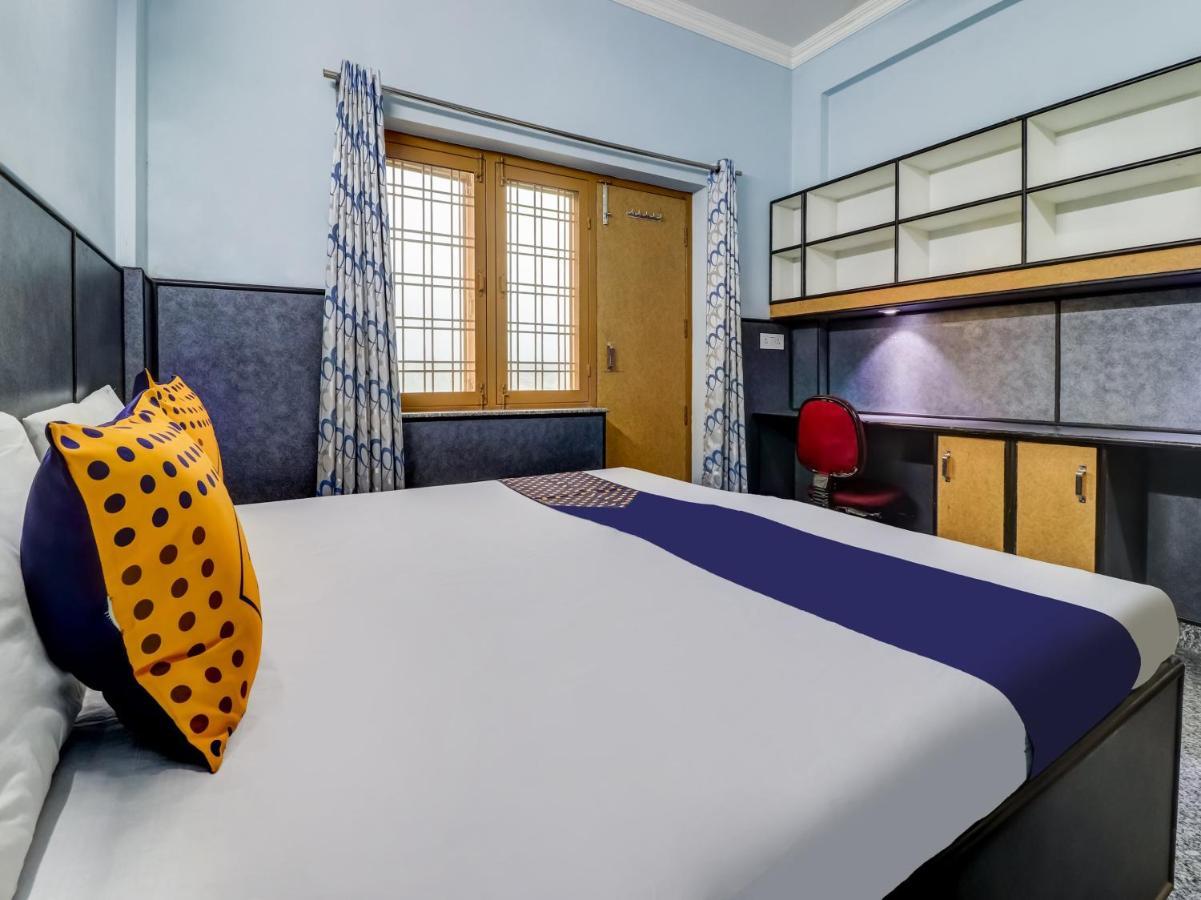 Spot On 82236 Aryan Home Stay Jhajra Экстерьер фото